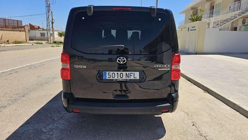 Usado Toyota Proace 177 CV (130 kW) 2018 Negro Monovolumen