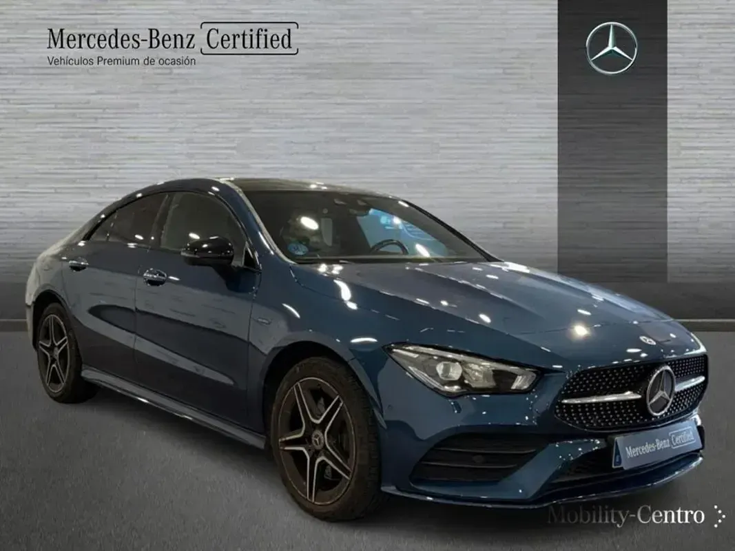 Usado Mercedes CLA250e AMG line 160 CV (117 kW) 2021 Denim blue  metallic paint Coupe