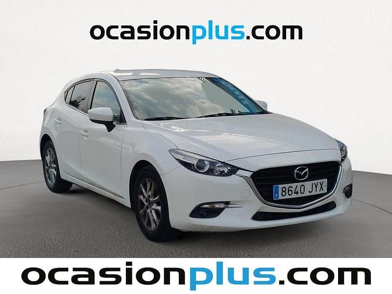 Käytetty Mazda 3 Style 150 HP (110 kW) 2017 Valkoinen Viistoperä