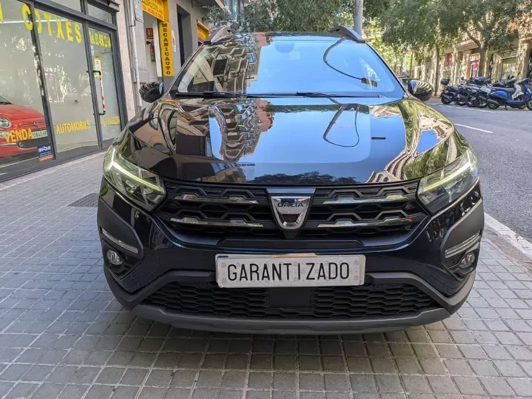 Usado Dacia Jogger Extreme 110 CV (80 kW) 2022 Negro Monovolumen