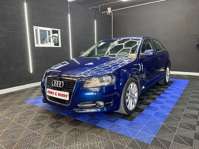 Usado Audi A3 Ambiente 105 HP (77 kW) 2012 Azul Citadino