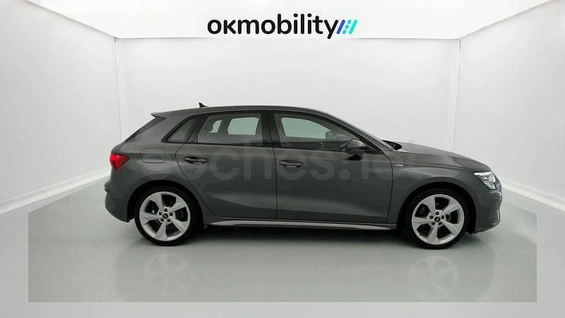 Begagnad Audi A3 S-Line 150 HK (110 kW) 2024 Grå Sedan