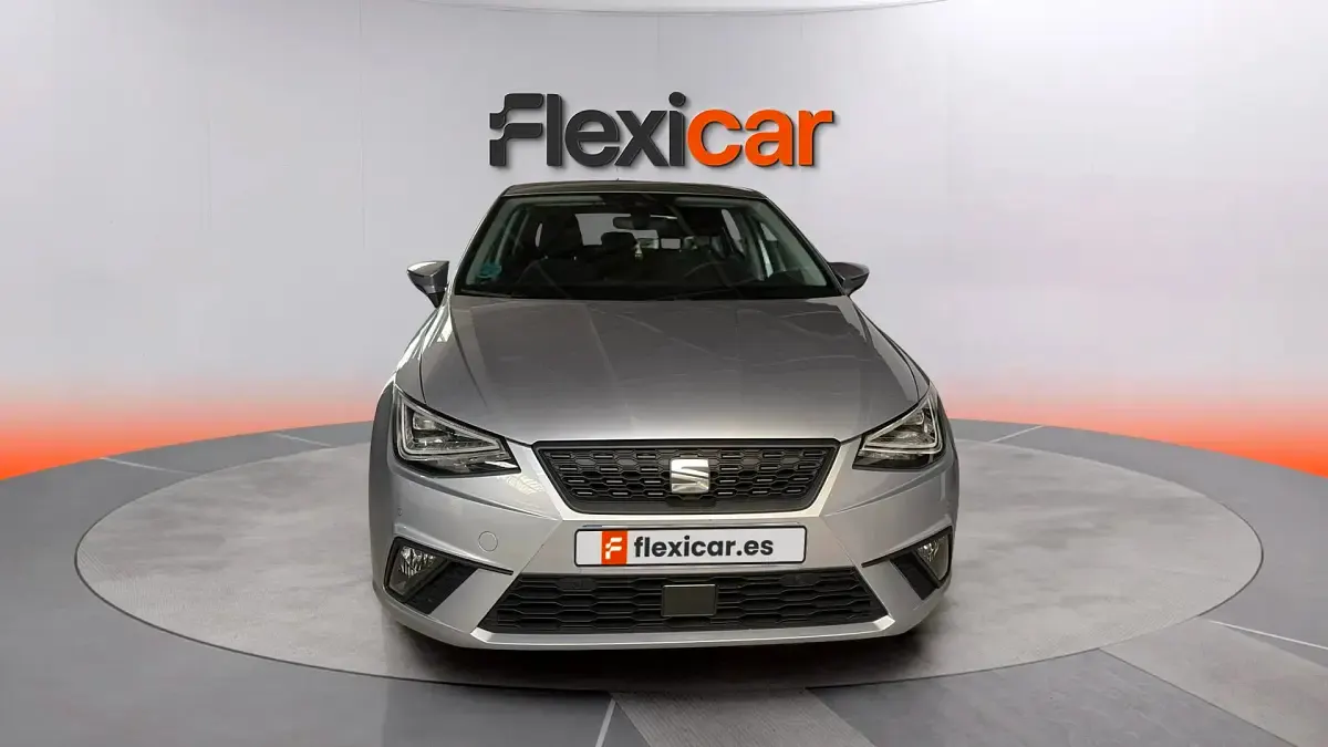 Usado Seat Ibiza Reference 80 CV (58 kW) 2023 Gris Utilitario