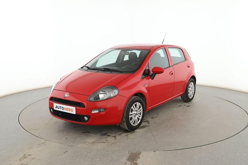 Usado Fiat Punto Lounge 77 CV (56 kW) 2015 Rojo Berlina
