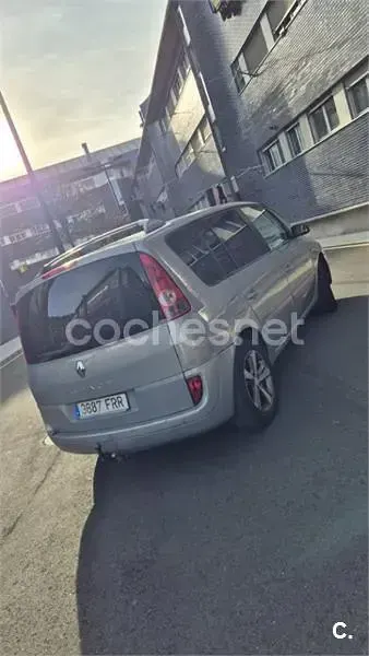 Usado Renault Espace Authentique 130 CV (95 kW) 2006 Gris / plata Monovolumen