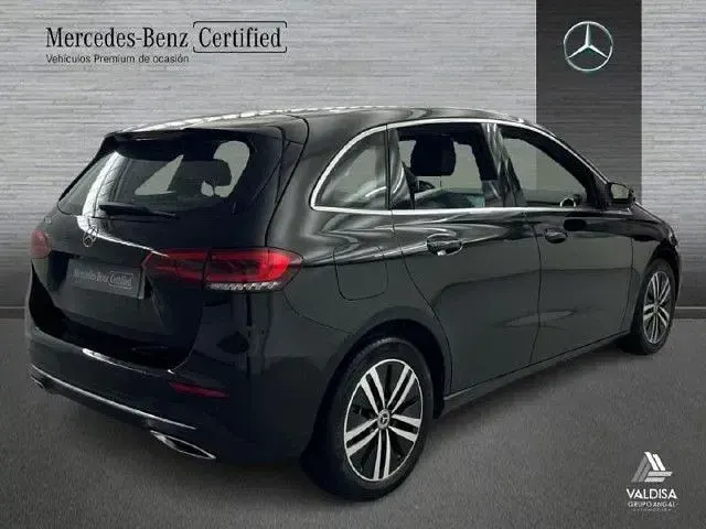 Usado Mercedes B250e 218 CV (160 kW) 2021 Negro noche Utilitario