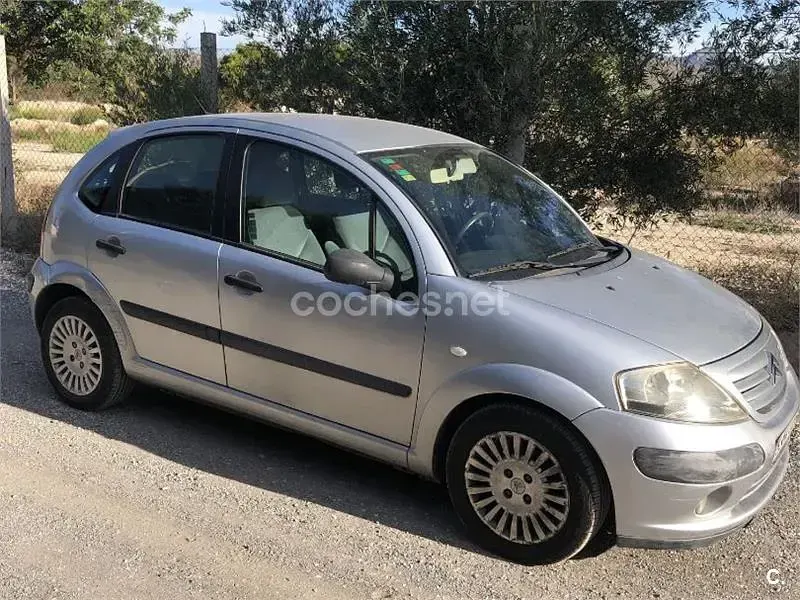 Usado Citroën C3 75 CV (55 kW) 2003 Gris / plata Berlina