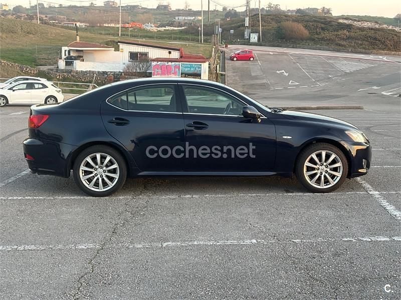 Usado Lexus IS220d President Line 177 CV (130 kW) 2008 Azul Berlina