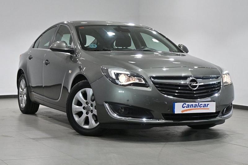 Usado Opel Insignia Selective 140 CV (102 kW) 2016 Gris Berlina