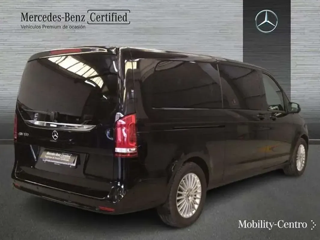 Usado Mercedes EQV300 150 kW (204 CV) 2024 Negro Monovolumen