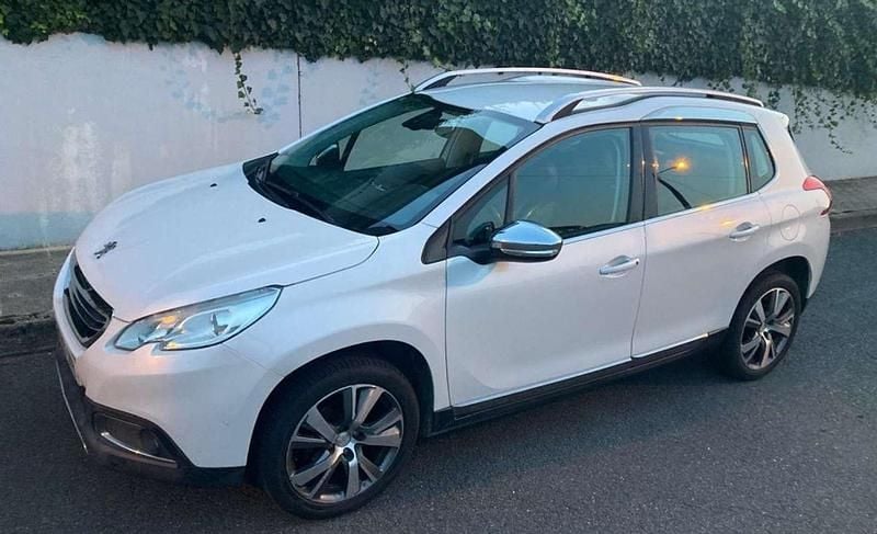 Blanco Usado 2015 Peugeot 2008 Allure SUV | 7999 € (Precio justo) - Imagen 1/4