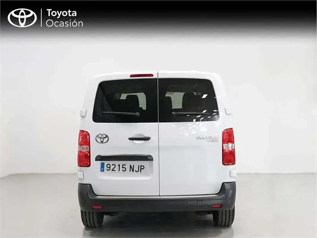Usado Toyota Proace 144 CV (105 kW) 2025 Blanco Monovolumen