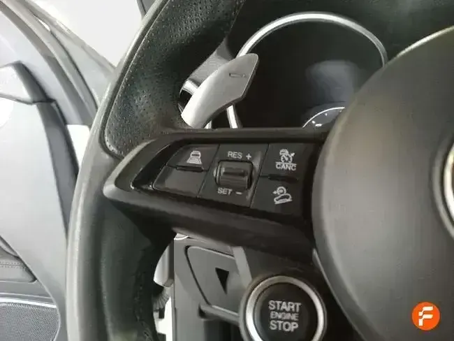 Usado Alfa Romeo Stelvio Sprint 190 CV (139 kW) 2022 Blanco SUV