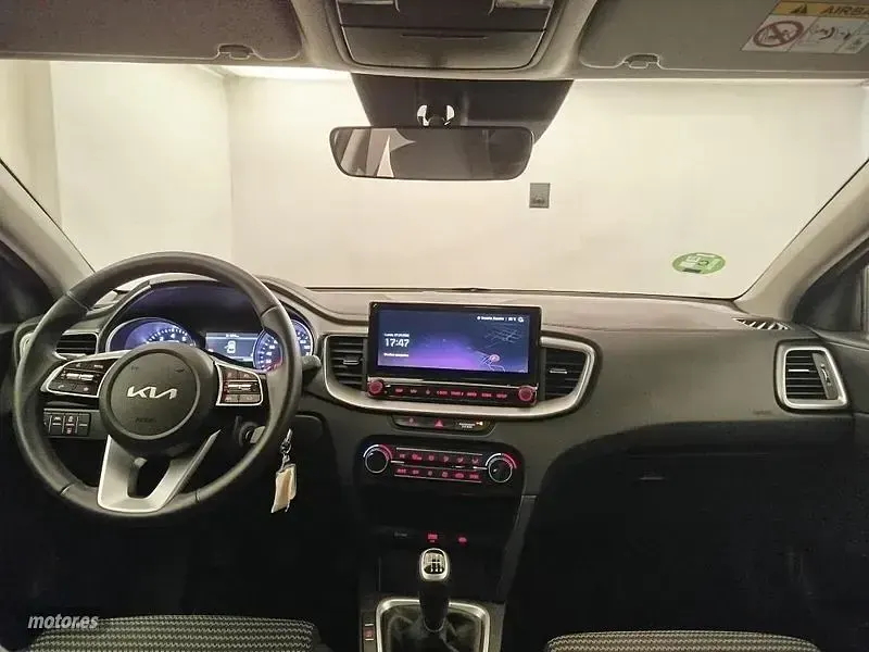 Usado Kia XCeed 100 CV (73 kW) 2025 Blanco SUV