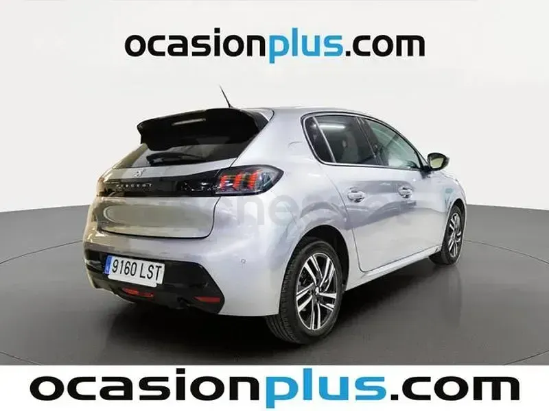 Usado Peugeot 208 Allure 100 CV (73 kW) 2021 Gris / plata Utilitario