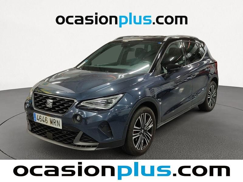 Gris Usado 2024 Seat Arona FR SUV | 18.173 € (Precio justo) - Imagen 1/4