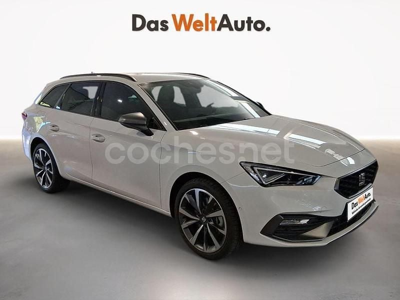 Blanco Usado 2025 Seat Leon FR Familiar | 33.000 € - Imagen 1/4