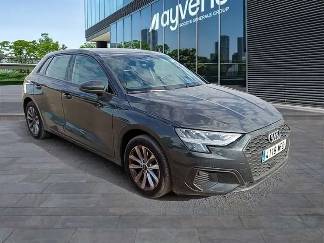 Usado Audi A3 Sportback 116 CV (85 kW) 2023 Gris Utilitario