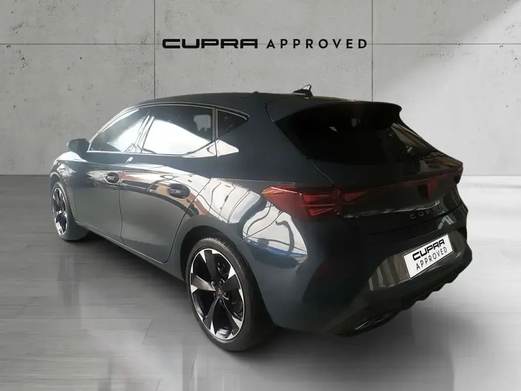 Usado Cupra Leon 150 CV (110 kW) 2025 Azul Utilitario