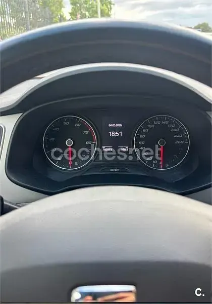 Usado Seat Leon Style 110 CV (80 kW) 2017 Rojo Berlina