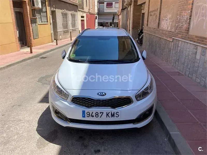 Usado Kia Ceed Sportswagon 136 CV (100 kW) 2018 Blanco Familiar