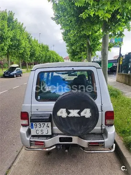 Usado Galloper Exceed 105 CV (77 kW) 1998 Gris / plata SUV