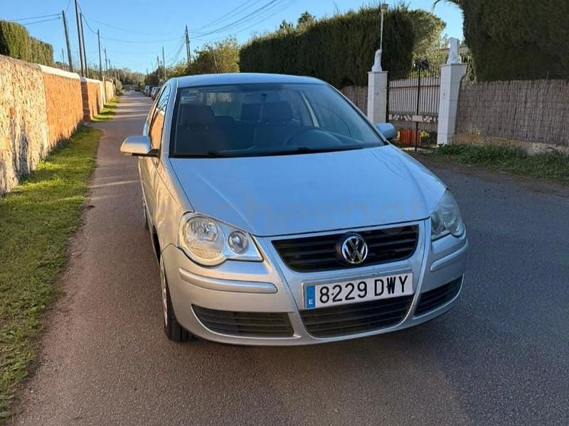 Usado VW Polo Advance 75 CV (55 kW) 2006 Gris / plata Utilitario