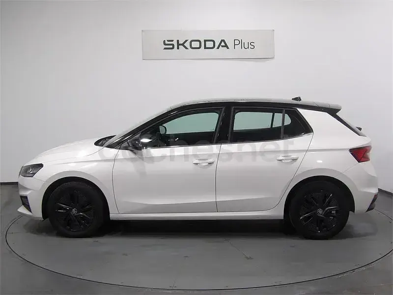 Usado Skoda Fabia Style 110 CV (80 kW) 2022 Blanco Utilitario
