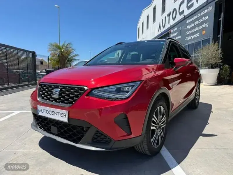 Usado Seat Arona Style 110 CV (80 kW) 2023 Rojo SUV