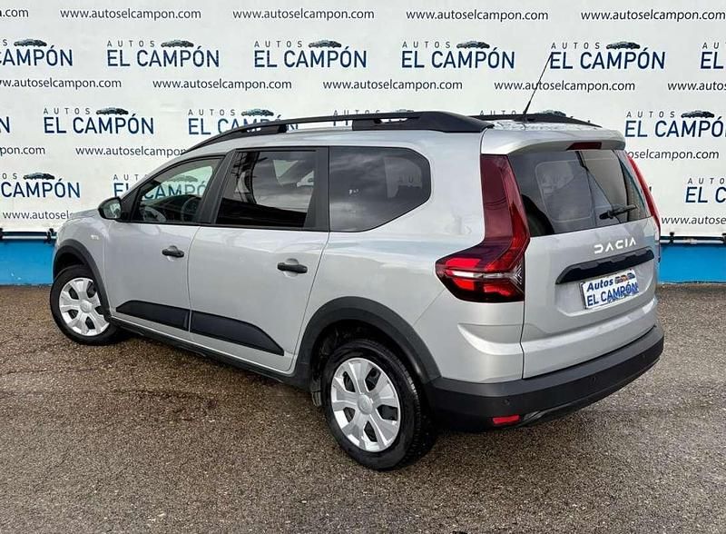 Usado Dacia Jogger Essentiel 101 HP (74 kW) 2023 Prateado Monovolume