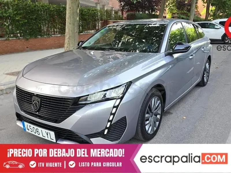 Usado Peugeot 308 SW Active 110 CV (80 kW) 2022 Gris / plata Familiar