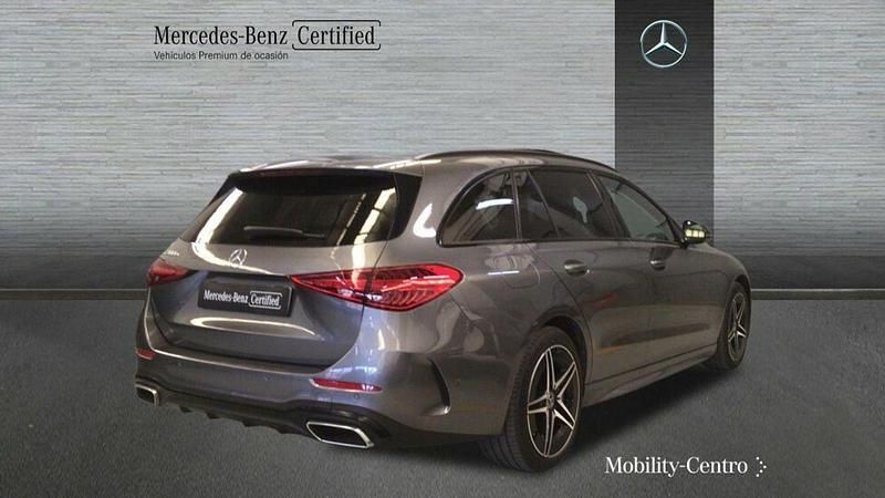 Usado Mercedes C300 AMG line 312 CV (229 kW) 2024 Selenitgrey  metallic paint Familiar