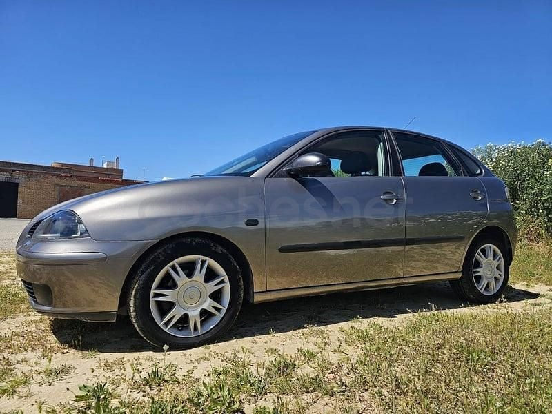 Usado Seat Ibiza 64 CV (47 kW) 2005 Gris / plata Utilitario