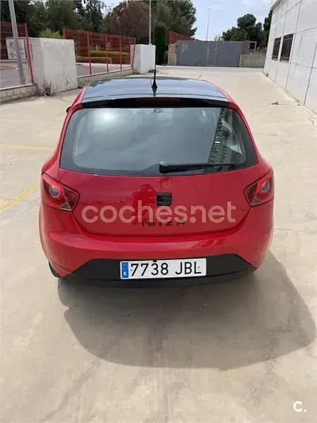 Usado Seat Ibiza I-Tech 85 CV (62 kW) 2014 Rojo Berlina