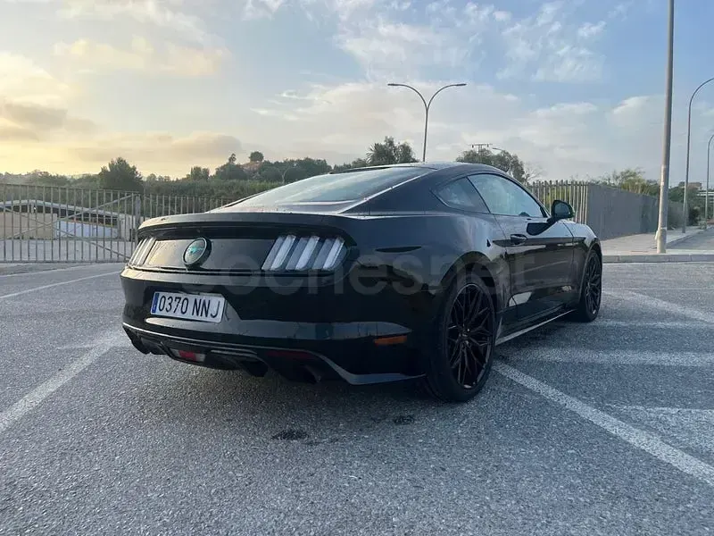 Usado Ford Mustang Fastback 310 CV (228 kW) 2016 Negro Coupe