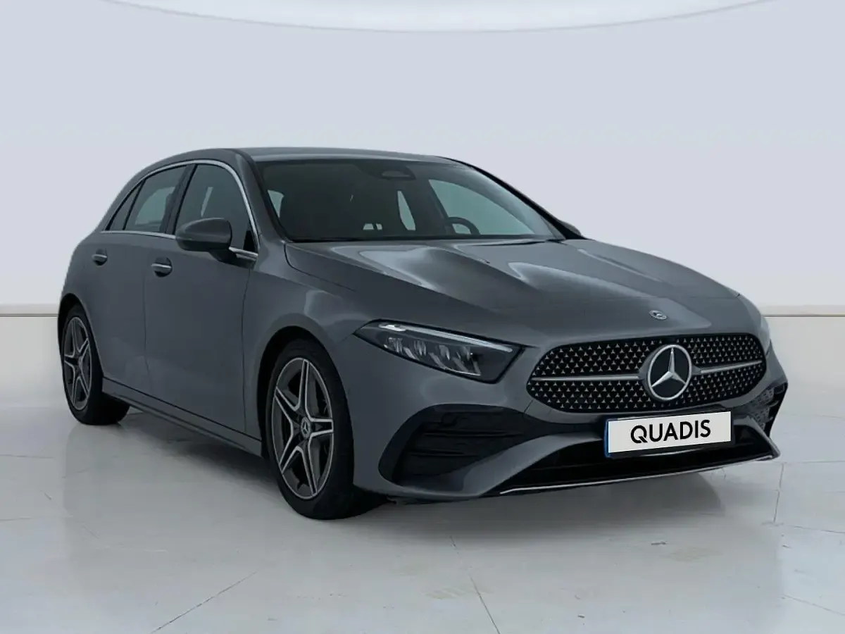 Usado Mercedes A180 Advanced 116 CV (85 kW) 2023 Gris Utilitario