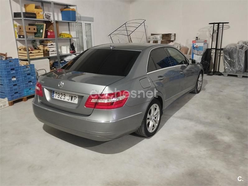 Gris / plata Usado 2009 Mercedes E200 Berlina | 11.500 € (Precio justo) - Imagen 1/4