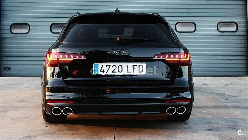 Usado Audi A4 347 CV (255 kW) 2020 Negro Familiar