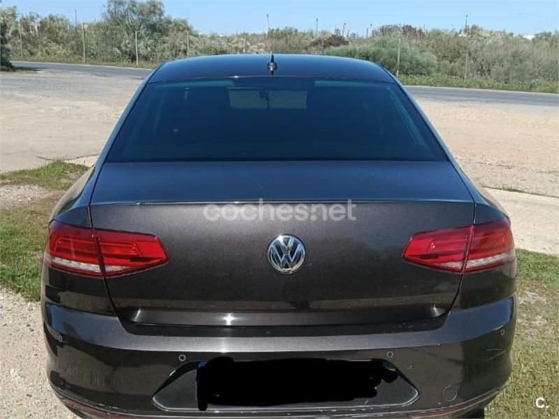 Usado VW Passat Advance 150 CV (110 kW) 2017 Marrón Berlina