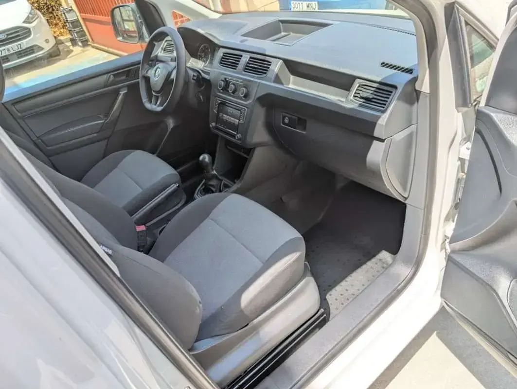 Usado VW Caddy Maxi Business 102 CV (75 kW) 2019 Blanco Monovolumen