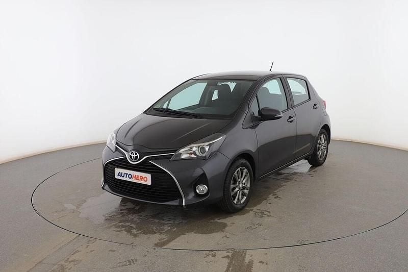 Usado Toyota Yaris Active 90 CV (66 kW) 2015 Gris Berlina
