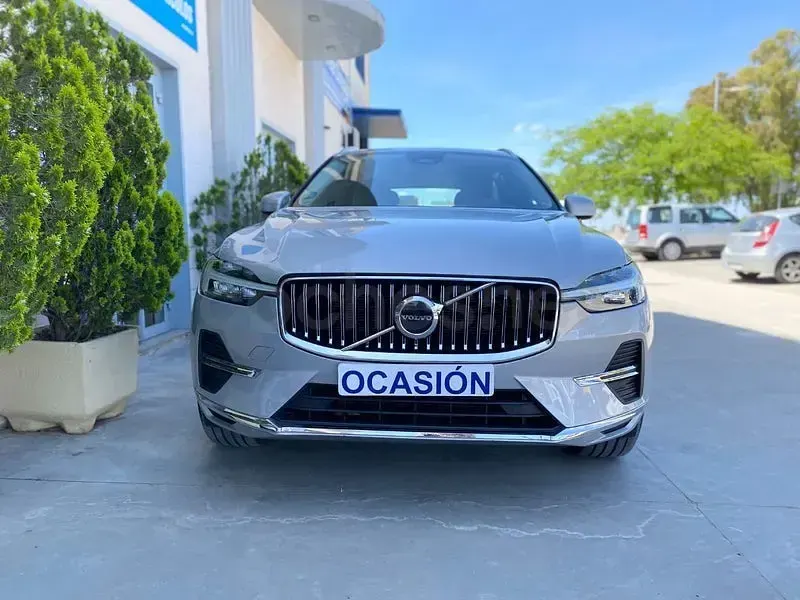 Usado Volvo XC60 197 CV (144 kW) 2022 Gris / plata SUV