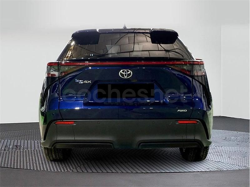 Usado Toyota bZ4X Advance 166 kW (227 CV) 2025 Azul SUV