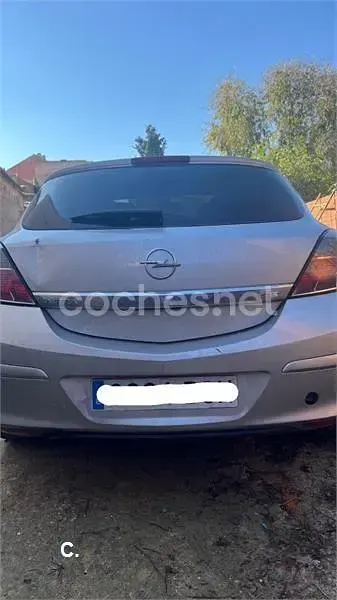 Usado Opel Astra GTC Sport 120 CV (88 kW) 2005 Gris / plata Berlina