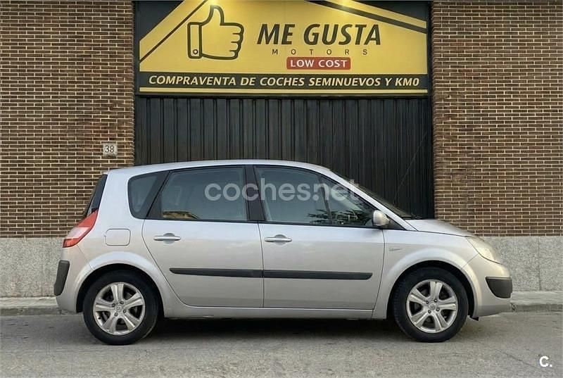 Usado Renault Scénic II Authentique 100 CV (73 kW) 2005 Gris / plata Monovolumen