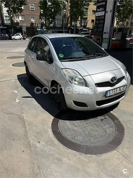 Usado Toyota Yaris 69 CV (50 kW) 2009 Gris / plata Utilitario