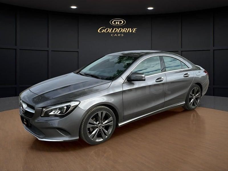 Usado Mercedes CLA200 136 CV (100 kW) 2018 Gris / plata Berlina