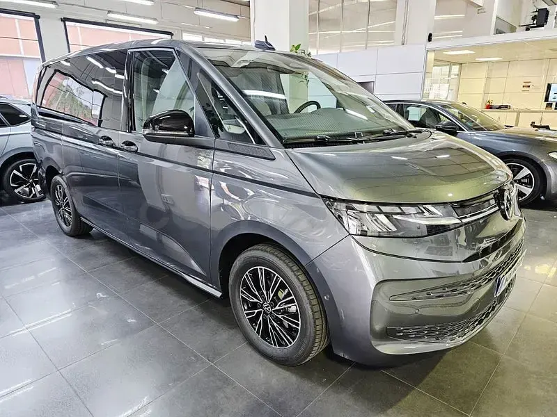 Nuevo VW Multivan Life 150 CV (110 kW) 2026 Gris / plata Monovolumen