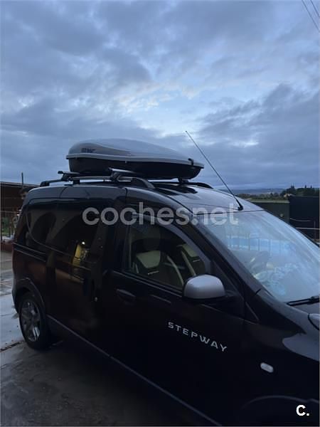 Usado Dacia Dokker Comfort 95 CV (69 kW) 2020 Negro Monovolumen