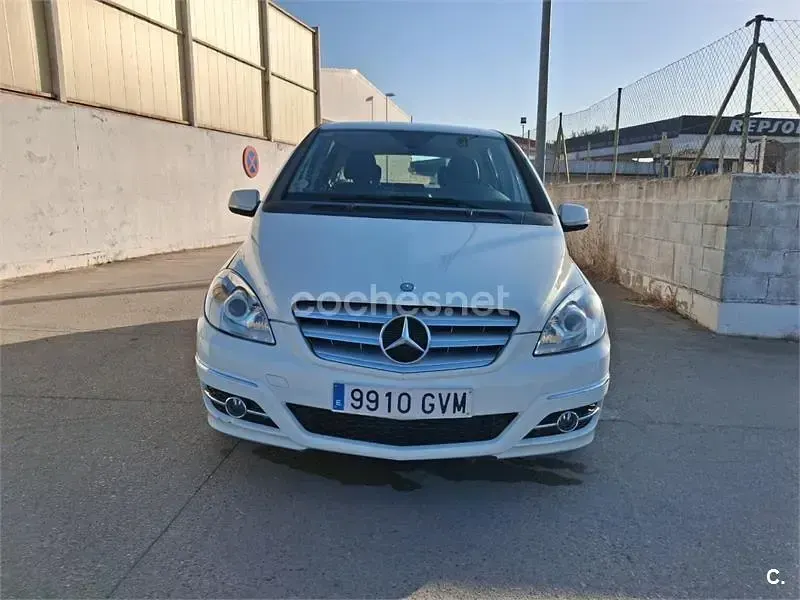 Usado Mercedes B180 Sport Edition 109 CV (80 kW) 2010 Blanco Monovolumen